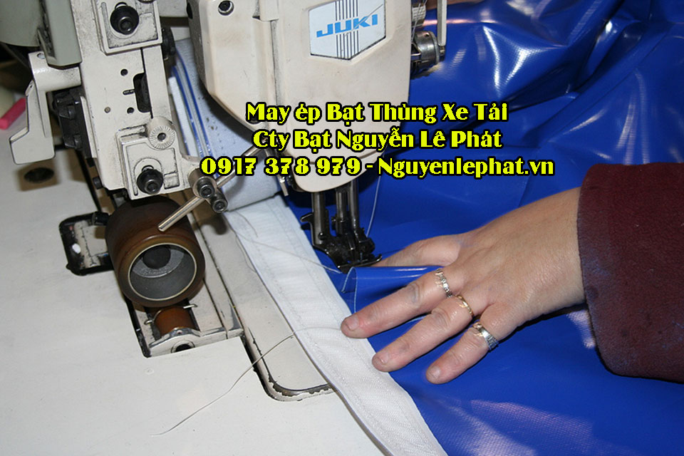 Thay bạt thùng xe tải mới giá rẻ Thay bạt thùng xe tải mới giá rẻ